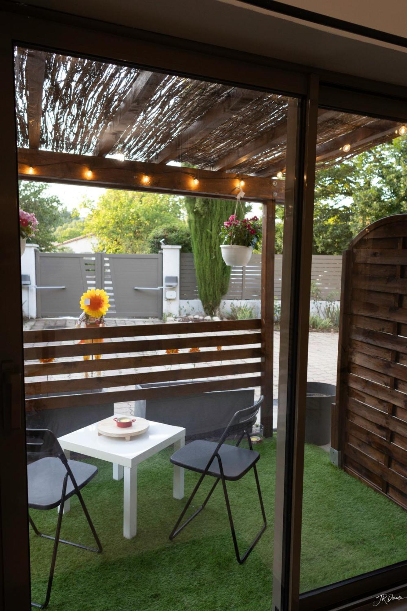 Studio Dans Le Luberon Céreste Exterior foto
