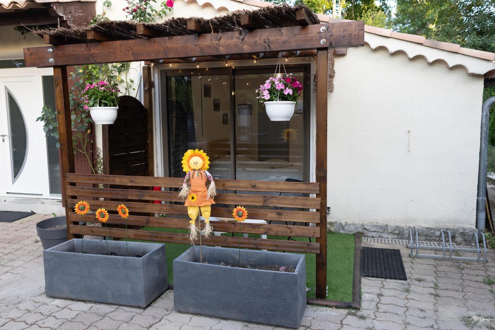Studio Dans Le Luberon Céreste Exterior foto